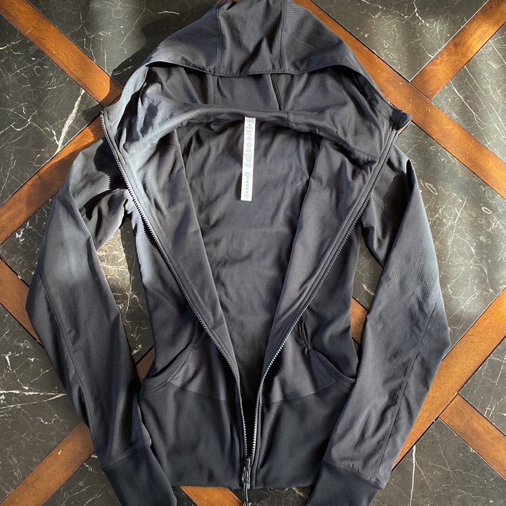Lululemon Reversible Jacket - Picture 2 of 2